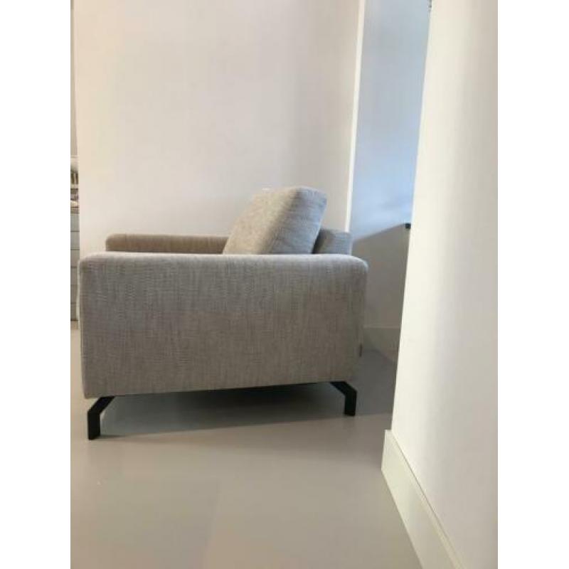 Zuiver JEAN fauteuil grijs 1 jr oud