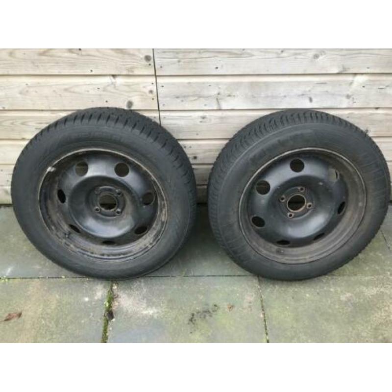 4 Winterbanden op velgen 215 55 R16