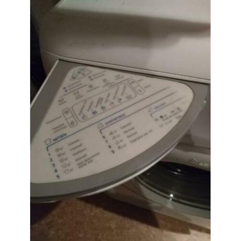 Wasmachine Ariston weinig gebruikt! Gaat weg ivm verhuizing!