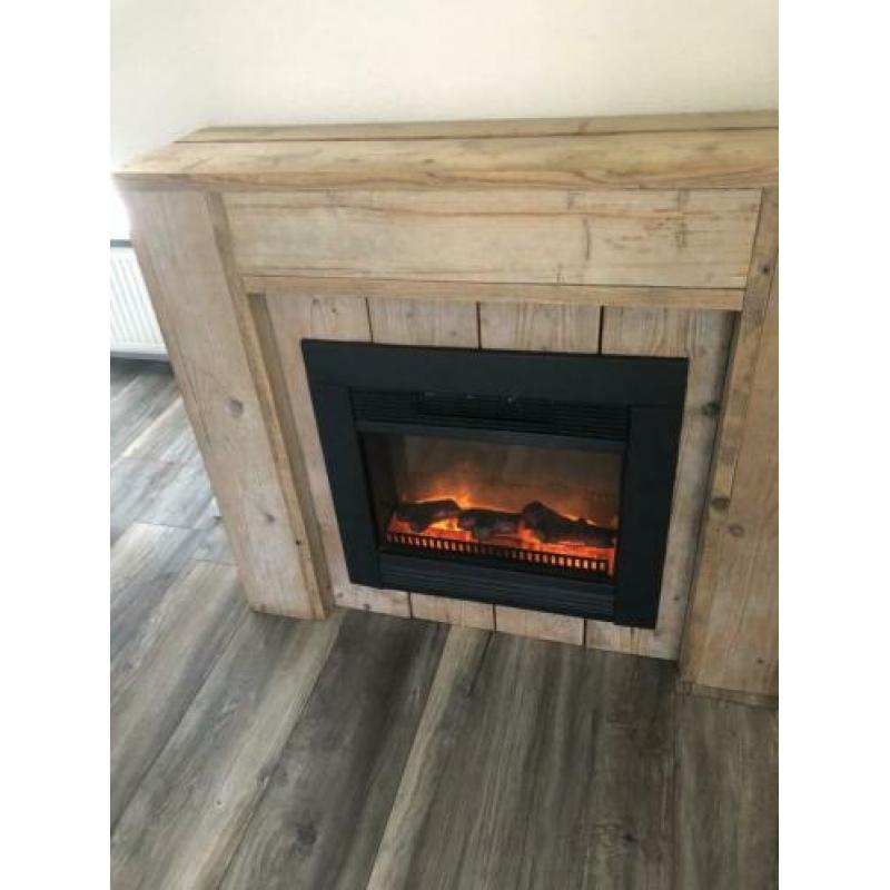 Sfeerkachel electrische met steigerhout ombouw