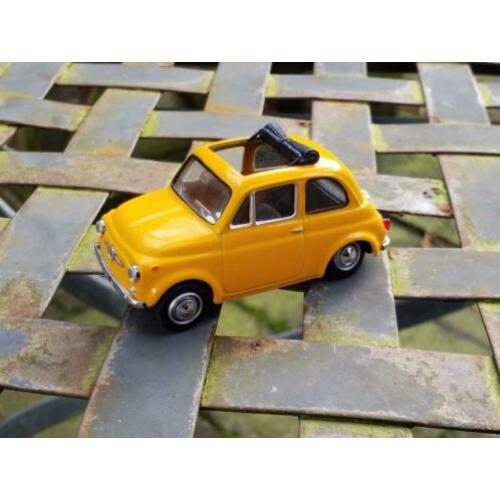 Fiat 500 1/43 VITESSE okergeel