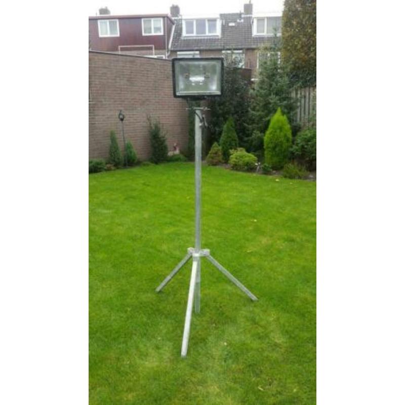 Bouwlamp met standaard.