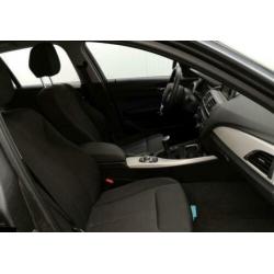 BMW 1 Serie 116i Essential Executive / Navigatie / LM Velgen