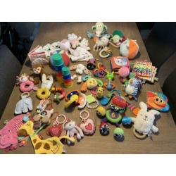 Babyspeelgoed 40 stuks o.a. Sophie de giraffe & Little Dutch