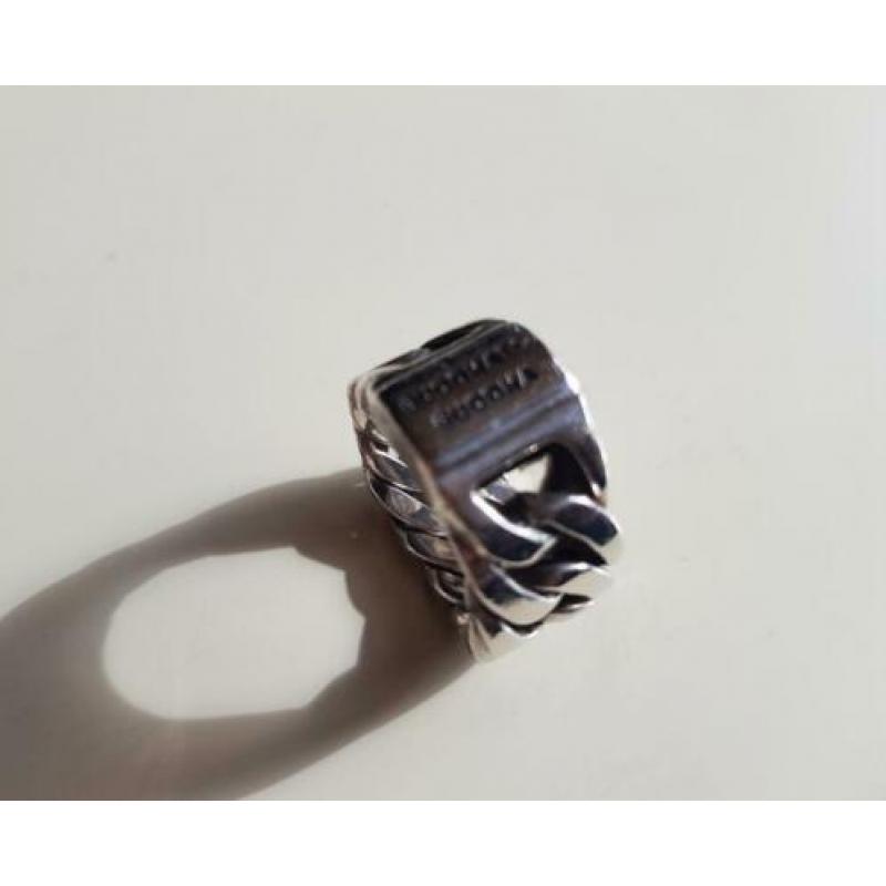 Buddha to Buddha ring ''Chain''