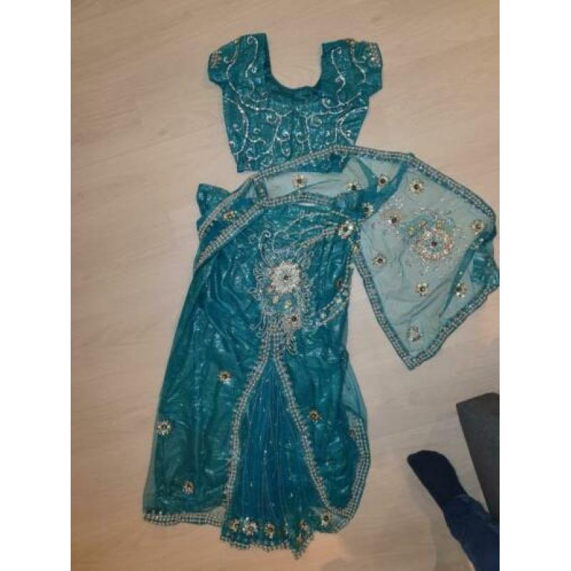 Sari te koop en bruidsjurk nieuw maat XS.