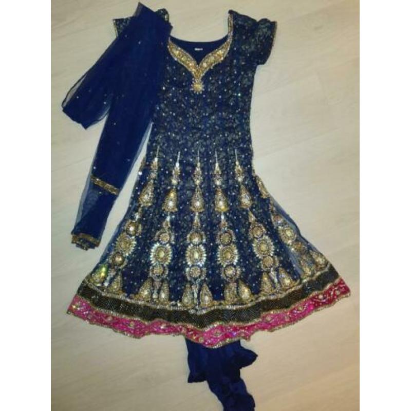 Sari te koop en bruidsjurk nieuw maat XS.