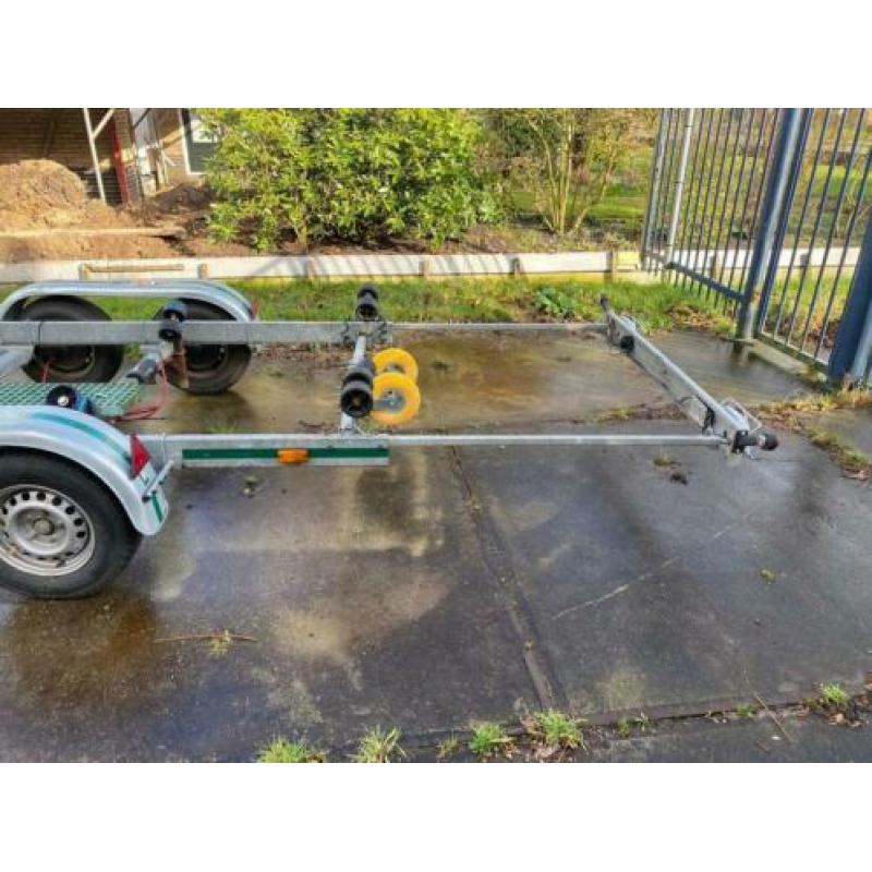 wick boottrailer voor boot van 3,5 tot 8 meter lang