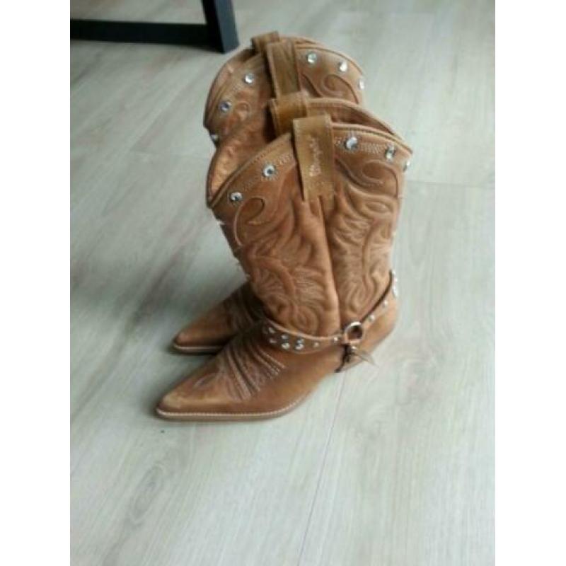 Laarzen merk wrangler maat 37 .