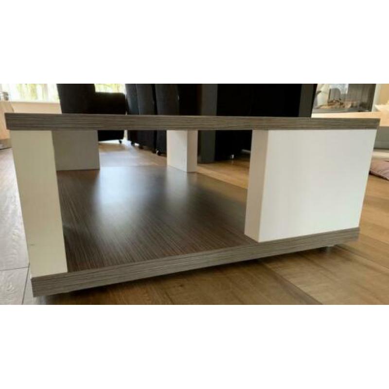 Tegen elk aannemelijk bod: Salontafel