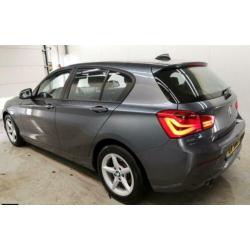 BMW 1 Serie 116i Essential Executive / Navigatie / LM Velgen