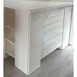 Witte Commode/ladekast + ledikant/babybed babykamer
