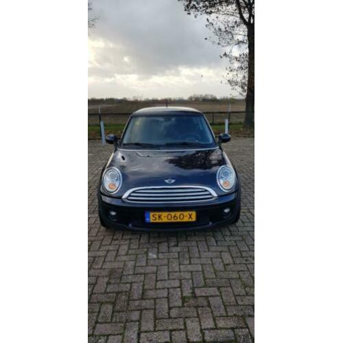 Mini Mini 1.6 16V Cooper 88KW AUT 2007 Zwart