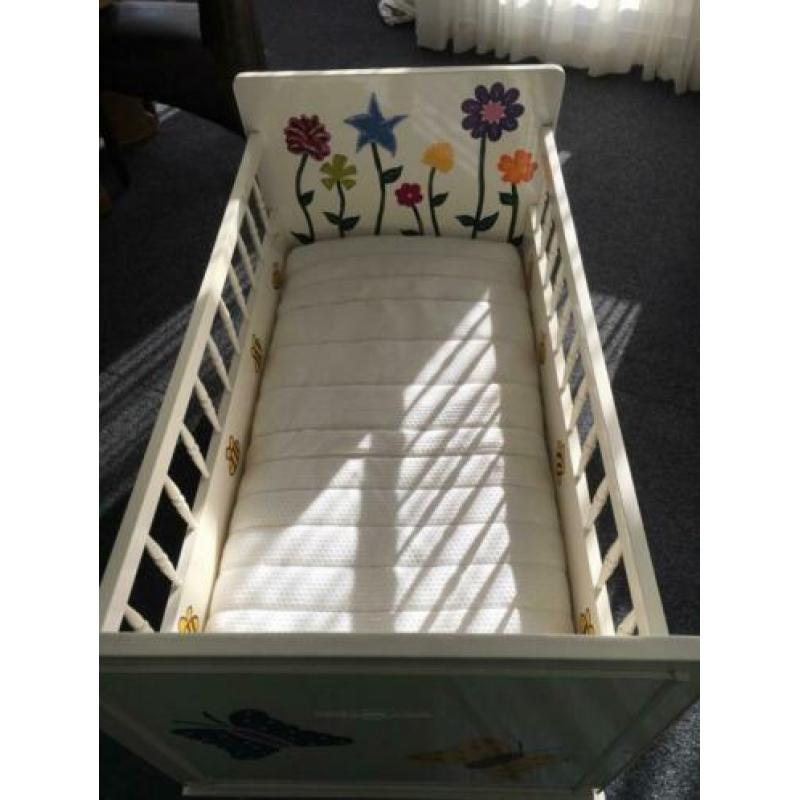 Mooie witte retro ledikant incl goed matras