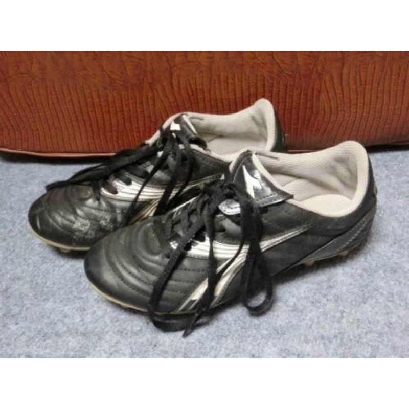 Diadora voetbalschoenen maat 38