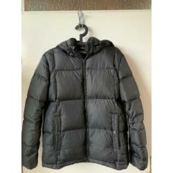 Zwarte Tommy Hilfiger jas, maat 164