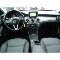 Mercedes-Benz GLA-Klasse 200 Prestige * 73.614 Km * Panorama