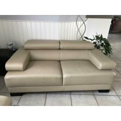 Mooie 2 1/2 zitbank met hocker
