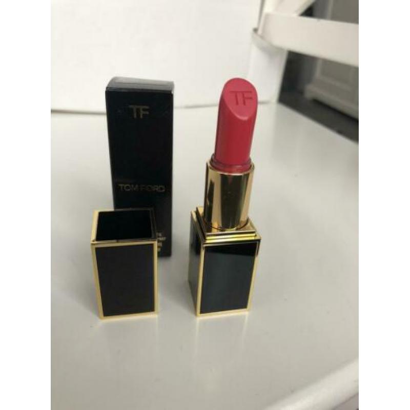 Tom Ford Matte Lipstick 36 The perfect kiss
