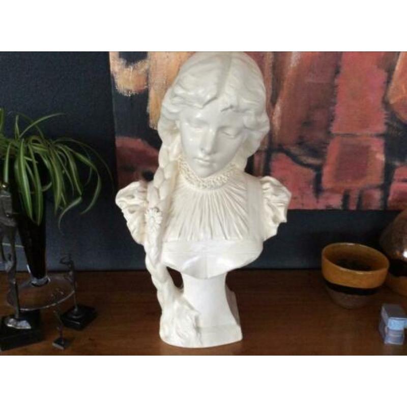 Vrouwfiguur mooi beeld 60x40 cm.