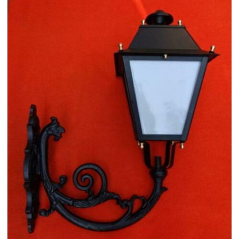 Buitenverlichting, wandlantaarns, tuinlampen, lantaarnpalen