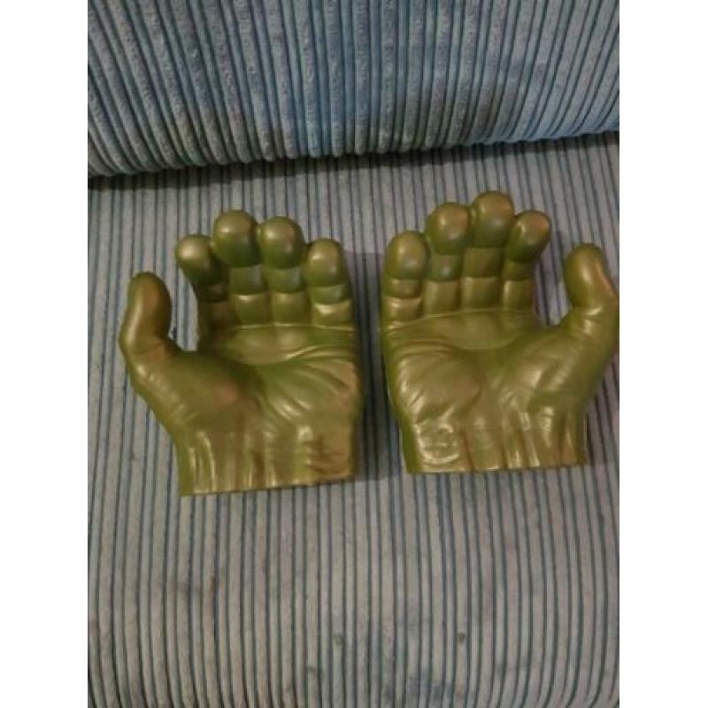 HULK kostuum mt 140 Incl masker en 2 grote vuisten