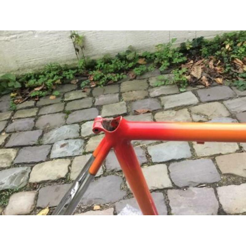 Lugloos licht retro racefiets frame: hoge kwaliteit, 56.5 ct