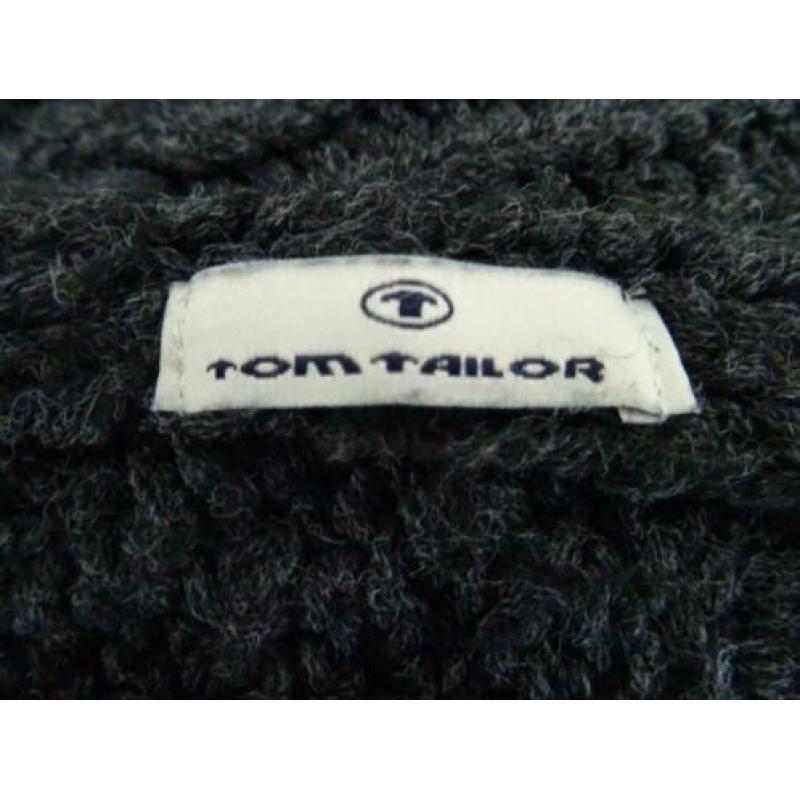 TOM TAILOR gebreide sjaal in grijs.