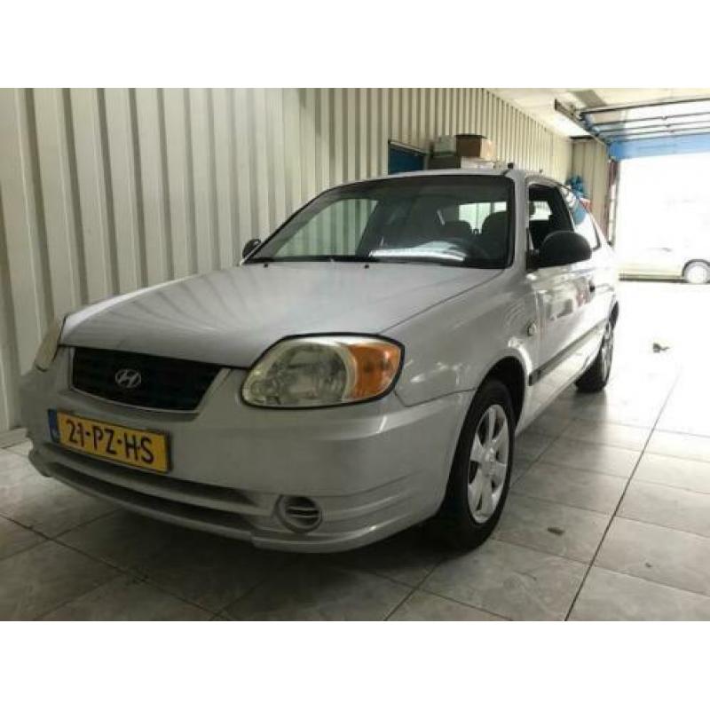Hyundai Accent 1.3i GL inclusief nw apk