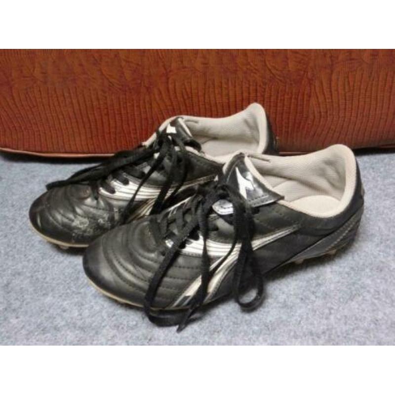 Diadora voetbalschoenen maat 38