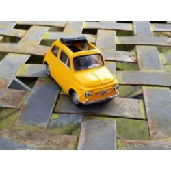 Fiat 500 1/43 VITESSE okergeel