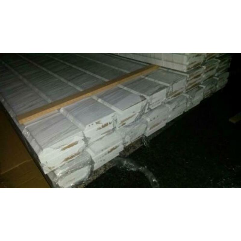 Partij MDF plinten wit gegrond