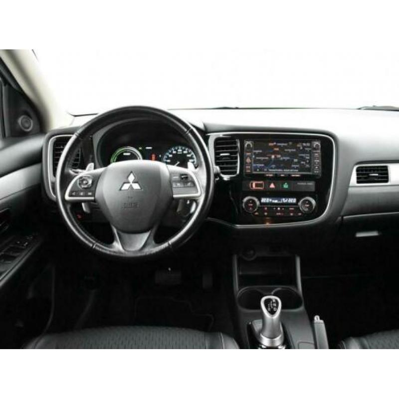 Mitsubishi Outlander 2.0 PHEV *EXCL. BTW* + NAV € 11.500,00