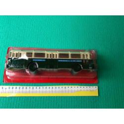 1:43 Chausson. Parijse stadsbus