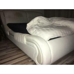 King size Design Bed “Cadillac” leer notenhout hoogglans wit