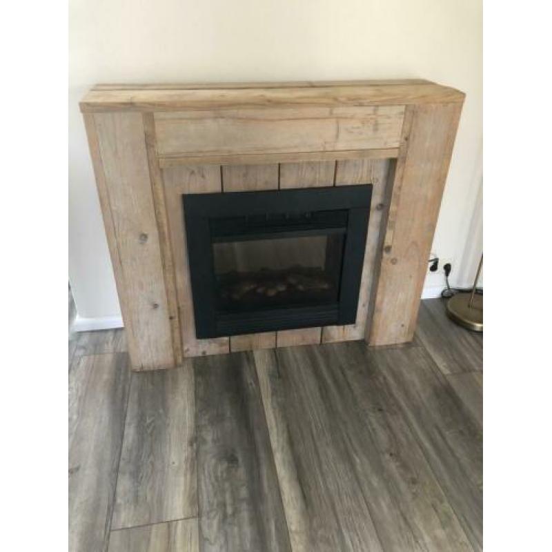 Sfeerkachel electrische met steigerhout ombouw