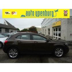 Mercedes-Benz GLA-Klasse 200 Prestige * 73.614 Km * Panorama