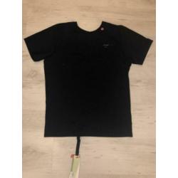 Off white T-shirt Maat M nieuw!