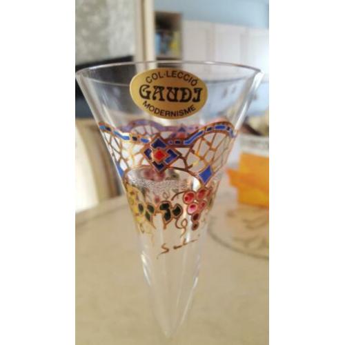 glas collection Gaudi modernisme