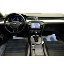 Volkswagen Passat Sedan 1.4 TSI GTE R-LINE DSG7 Panodak, Lee