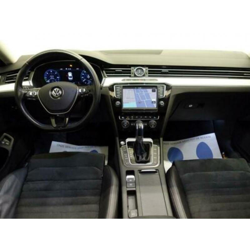 Volkswagen Passat Sedan 1.4 TSI GTE R-LINE DSG7 Panodak, Lee