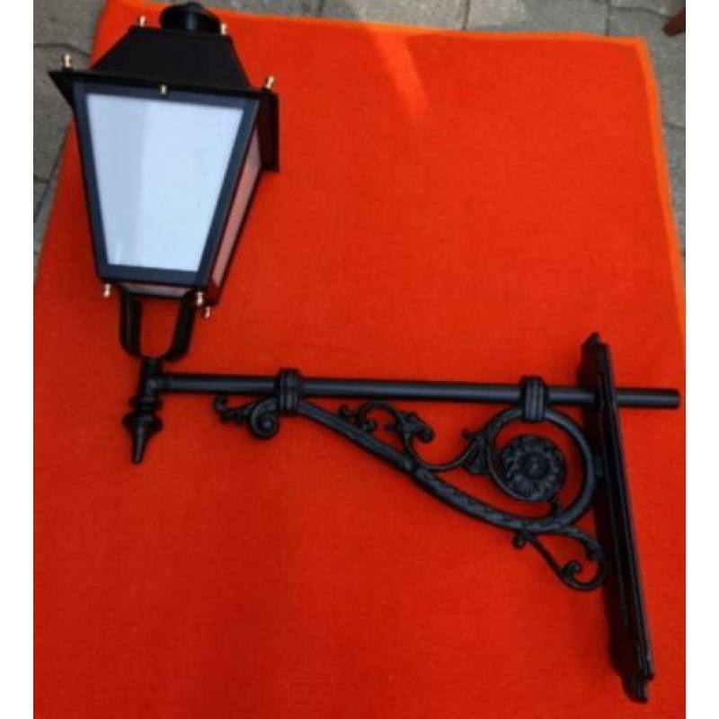 Buitenverlichting, wandlantaarns, tuinlampen, lantaarnpalen
