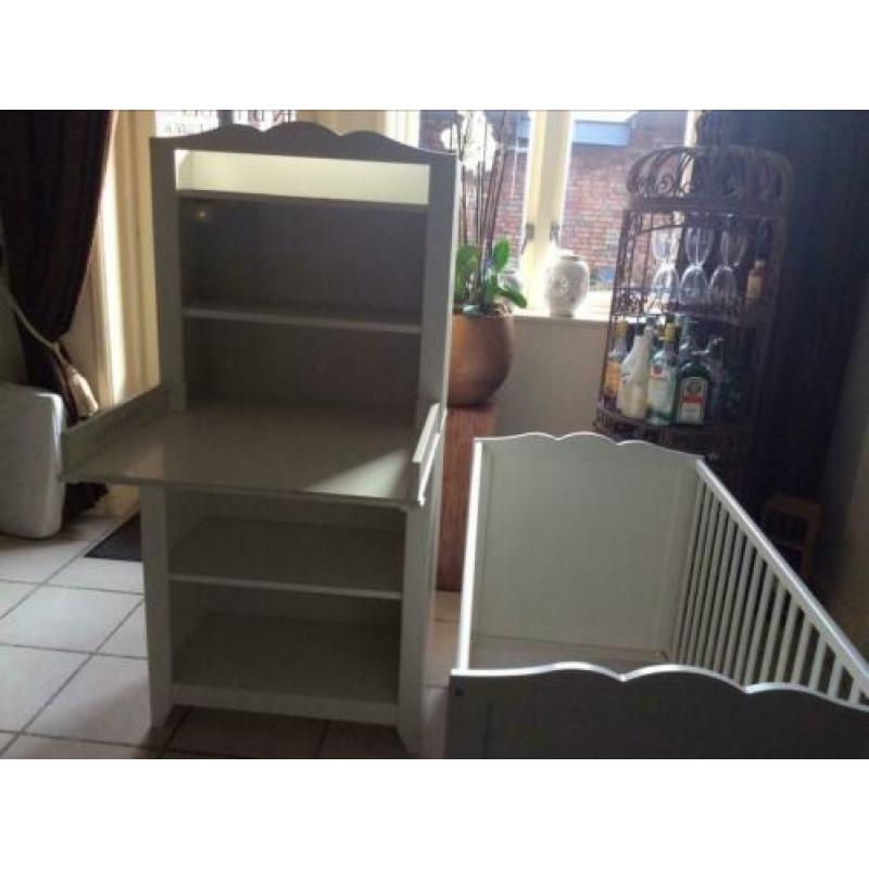 Ledikant met commode