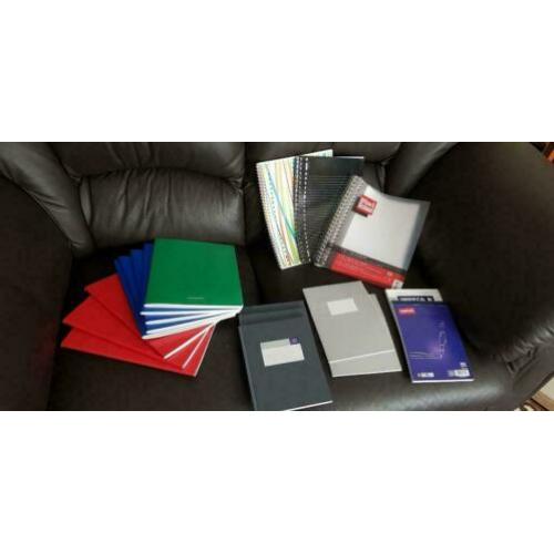 stapel nieuwe dure schriften ed. school