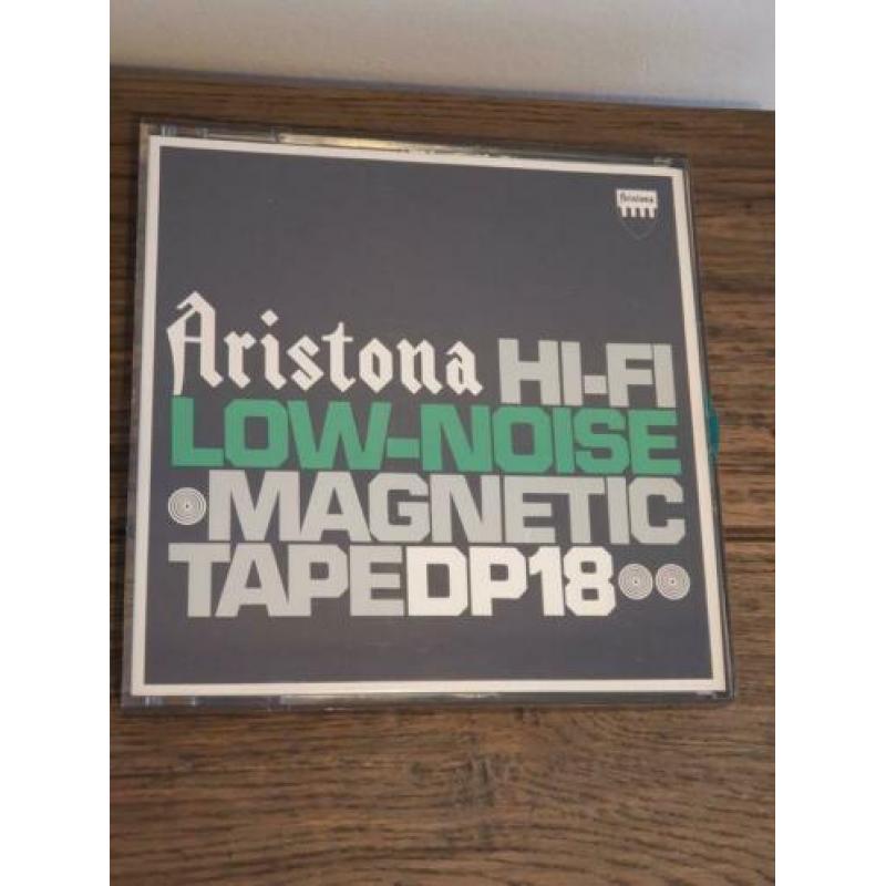 Aristona magnetic tape & empty reel van Philips