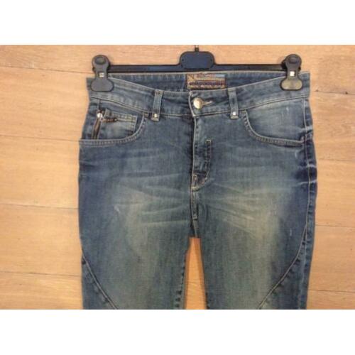 Trussardi jeans spijkerbroek maat 26 valt als maat 36/38