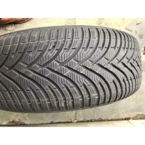 4 Winterbanden op velgen 215 55 R16