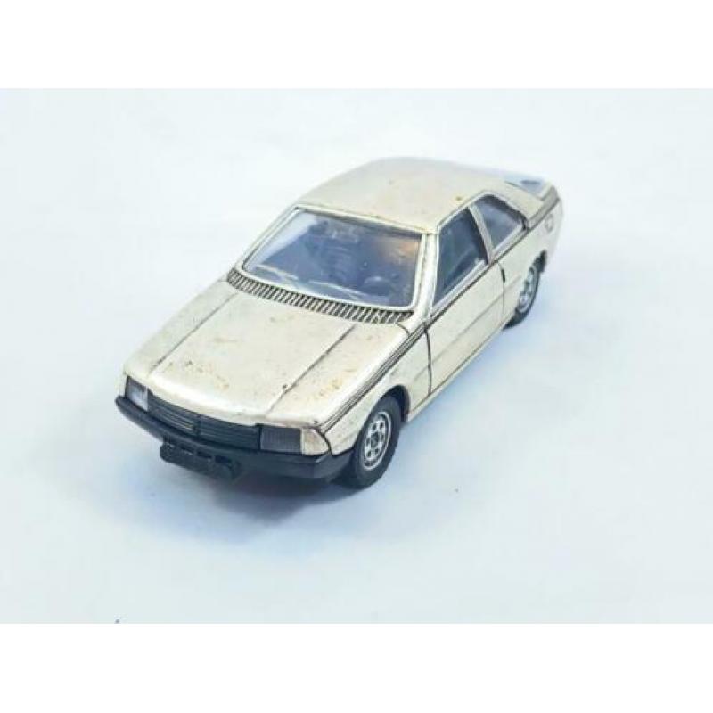 Solido Renault Fuego 1:43