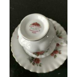 ROYAL ALBERT kop en schotel - groot - CENTENNIAL ROSE