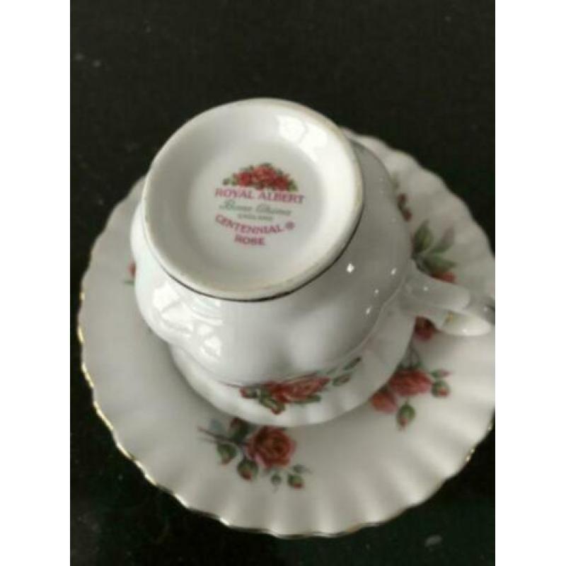 ROYAL ALBERT kop en schotel - groot - CENTENNIAL ROSE